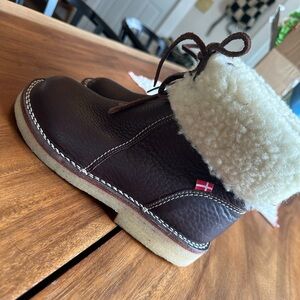 NEW! Arhus Duckfeet Boots shearling fur leather lace up boot chocolate sz 37